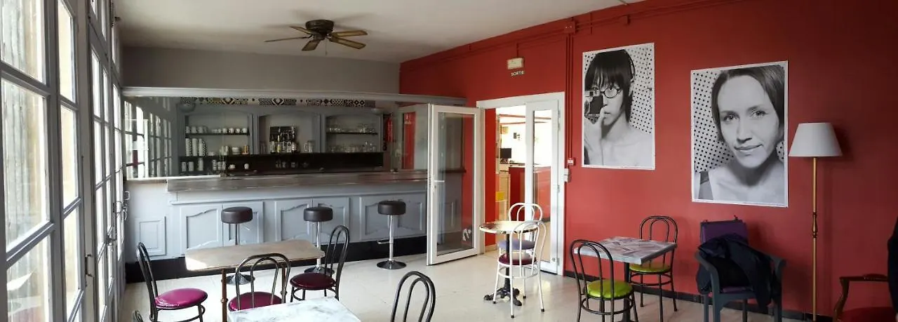 Hostel Auberge De Jeunesse Hi Arles